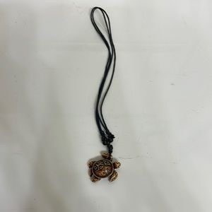 Adjustable turtle necklace